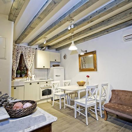 Anja Apartments Sibenik Bilik gambar