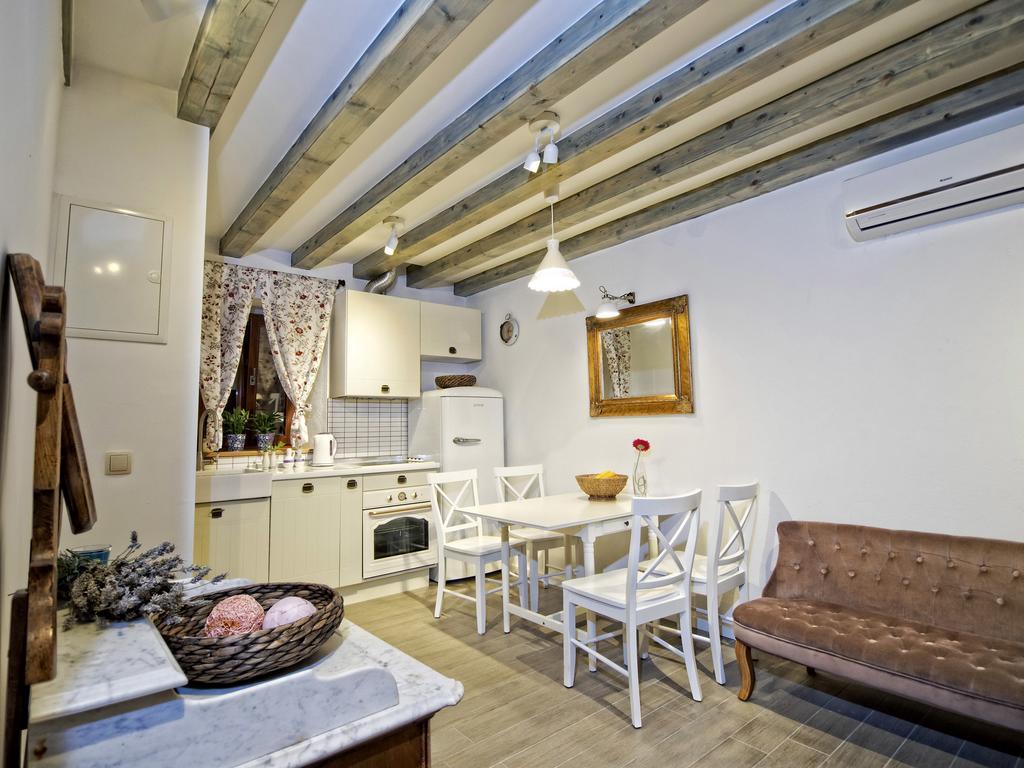 Anja Apartments Sibenik Bilik gambar